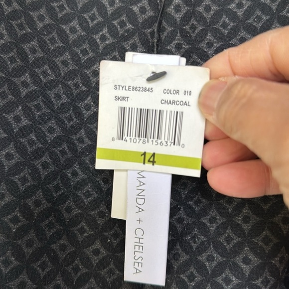 Nwt Amanda & Chelsea Black Patterned Skirt Size 14 - Picture 3 of 7